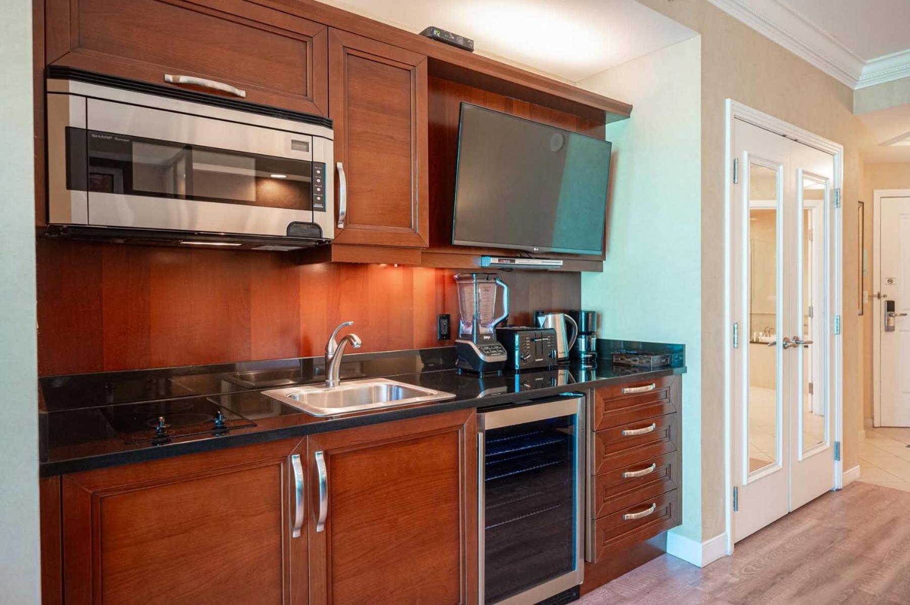 No Resort Fee Strip View Suite + Free Valet+ Pool Лас-Вегас Экстерьер фото