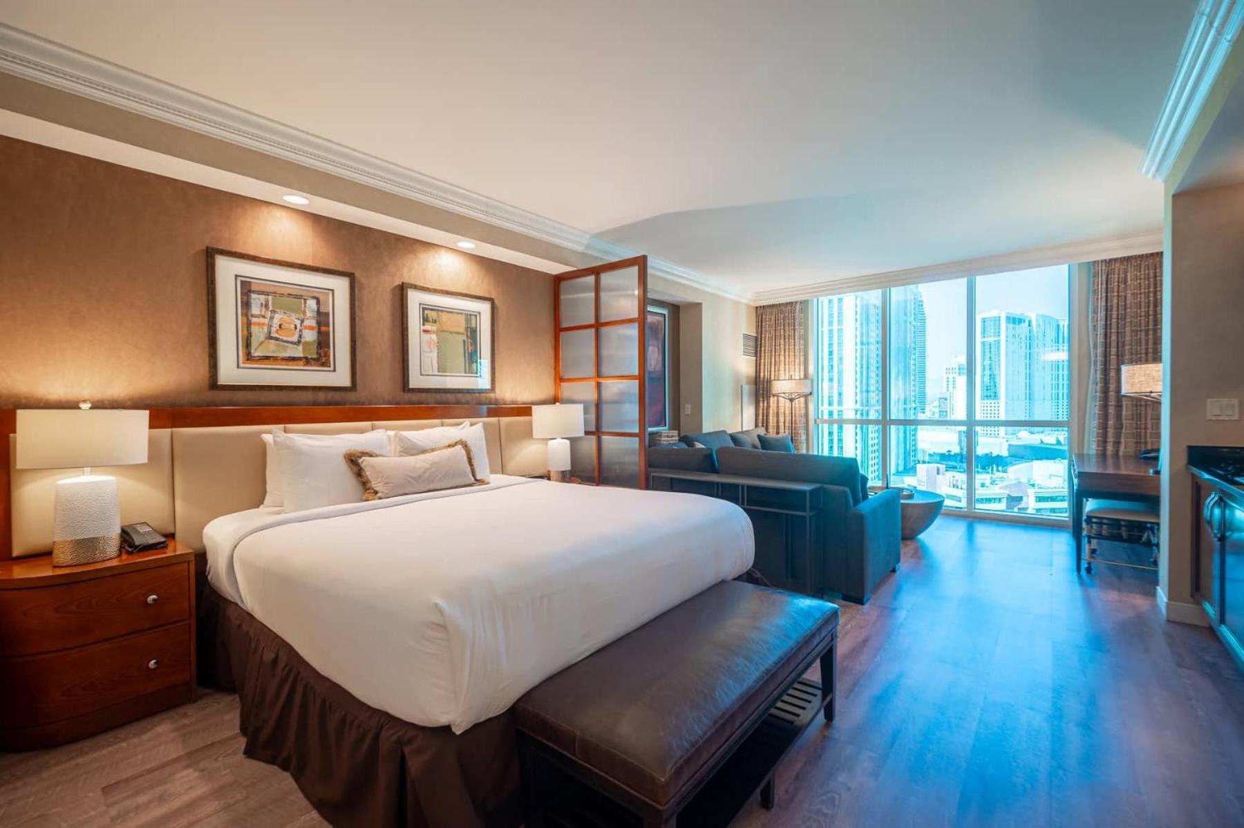 No Resort Fee Strip View Suite + Free Valet+ Pool Лас-Вегас Экстерьер фото
