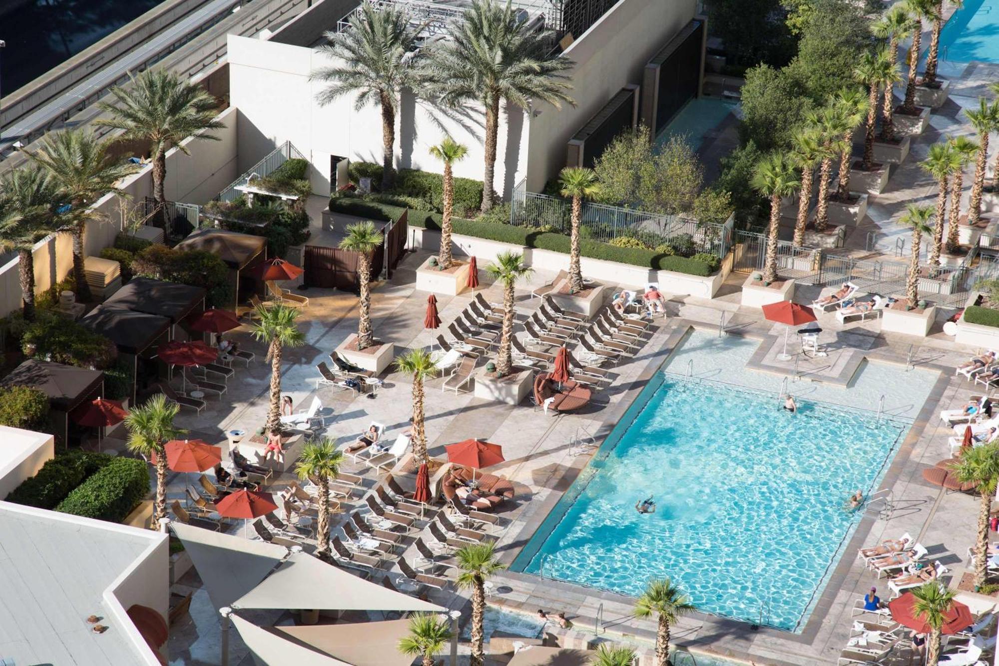 No Resort Fee Strip View Suite + Free Valet+ Pool Лас-Вегас Экстерьер фото